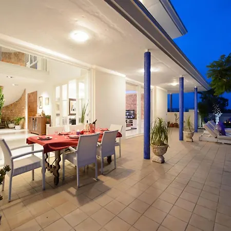 Villa Majestic Near *